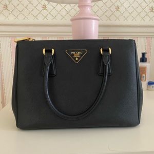 Prada Galleria Double Zip bag Saffiano Leather Black Medium - Used three times!